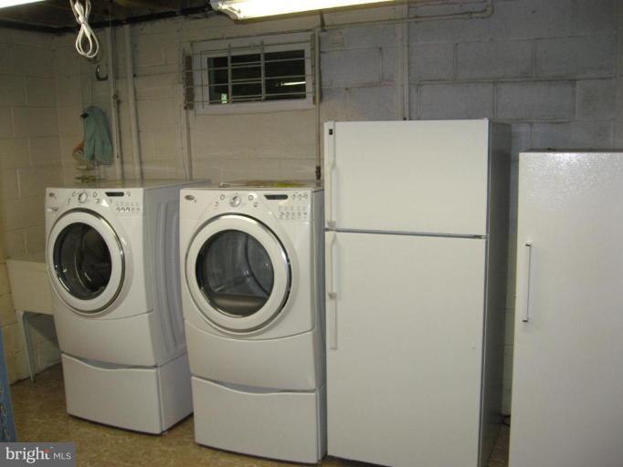 19113 Bloomfield Road Olney, MD 20832 - Photo 7 of 20 Front Loading Wash & Dry + 2 Xtra Frig/Freezers