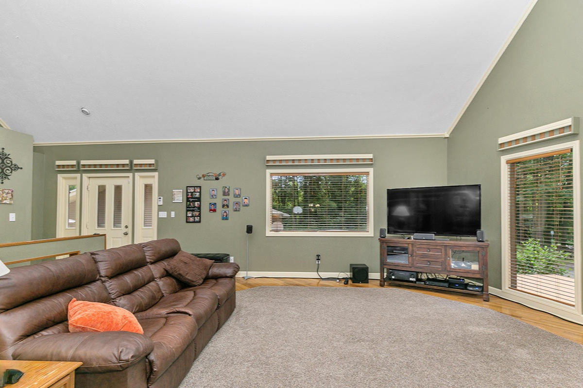23050 Kendaville Road Pierson, MI 49339 - Photo 4 of 24 IMG_1003