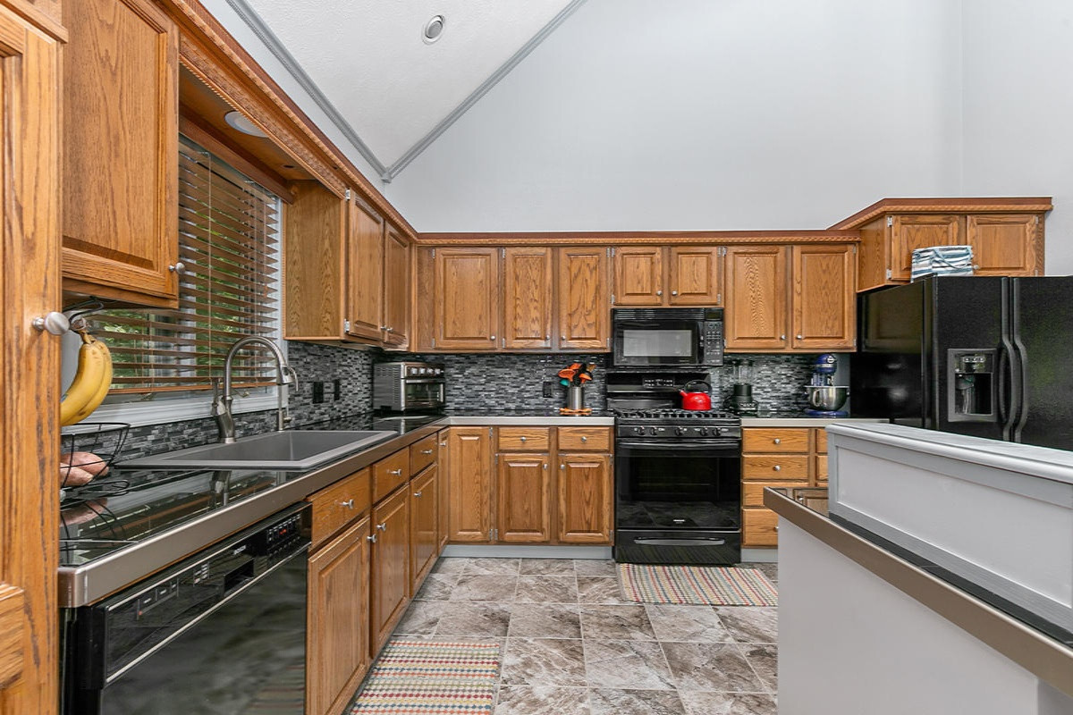 23050 Kendaville Road Pierson, MI 49339 - Photo 7 of 24 IMG_1006