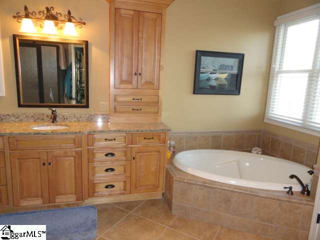 207 Talons Ridge Road Seneca, SC 29672 - Photo 16 of 21 Gallery Image 16