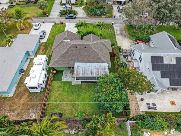 $785,000 | 9275 Southeast Mercury Street, Hobe Sound, FL 33455