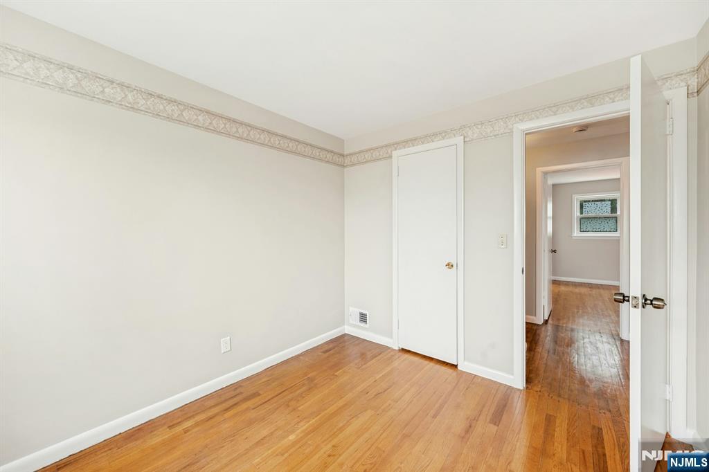 320 West Clinton Avenue Bergenfield, NJ 07621 - Photo 25 of 37