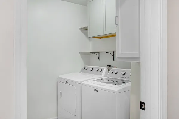 $279,000 | 136 Wolcott Court, Unit N1, Schaumburg, IL 60193
