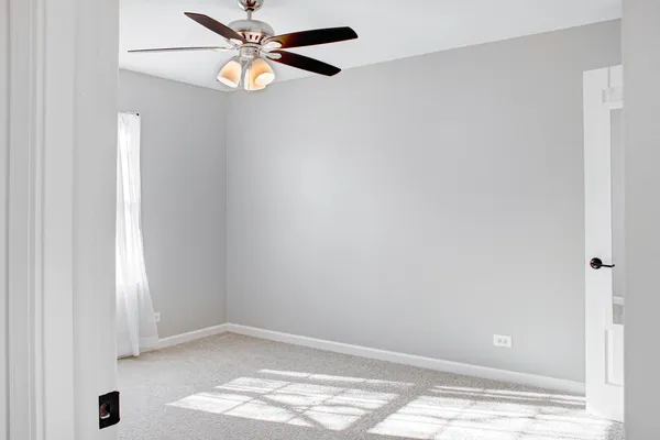 $279,000 | 136 Wolcott Court, Unit N1, Schaumburg, IL 60193