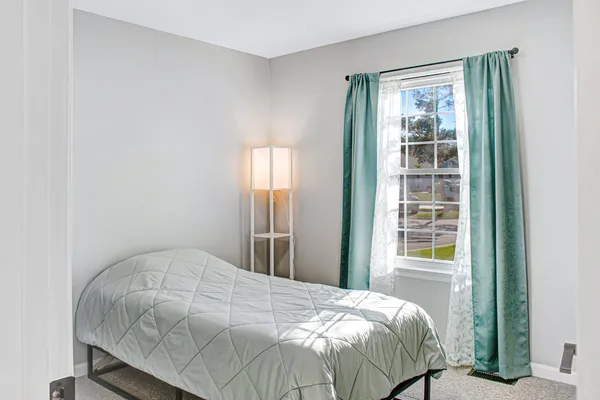 $279,000 | 136 Wolcott Court, Unit N1, Schaumburg, IL 60193