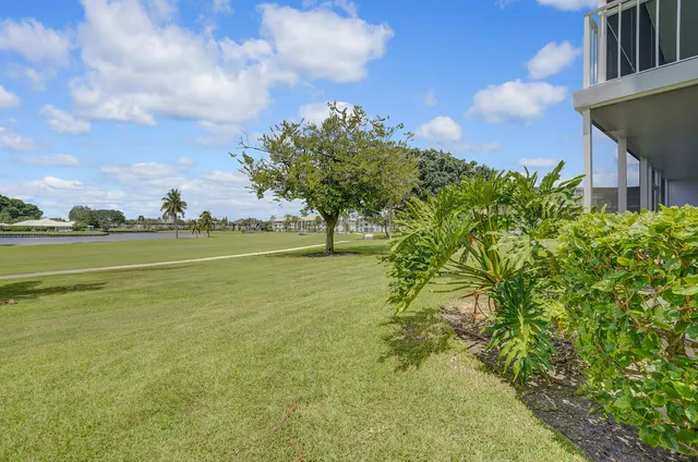 a view of a tennis court