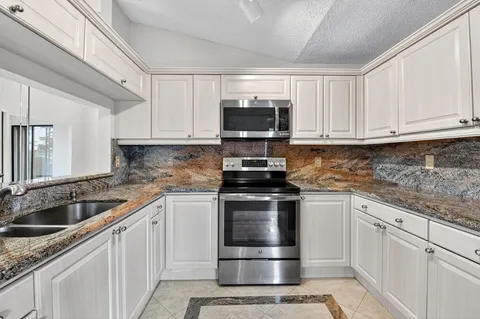 $219,999 | 8225 Cassia Drive, Boynton Beach, FL 33472