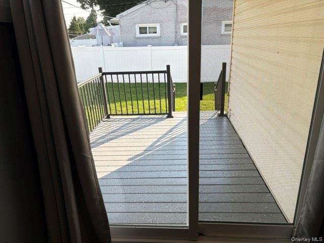 266 Central Park Road Plainview, NY 11803 - Photo 13 of 22