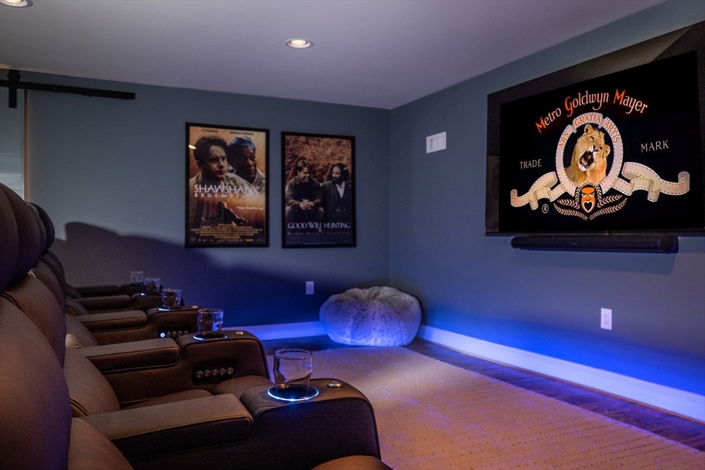 5 Pasture Road Bourne, MA 02534 - Photo 24 of 37 a room with furniture and wall paintings