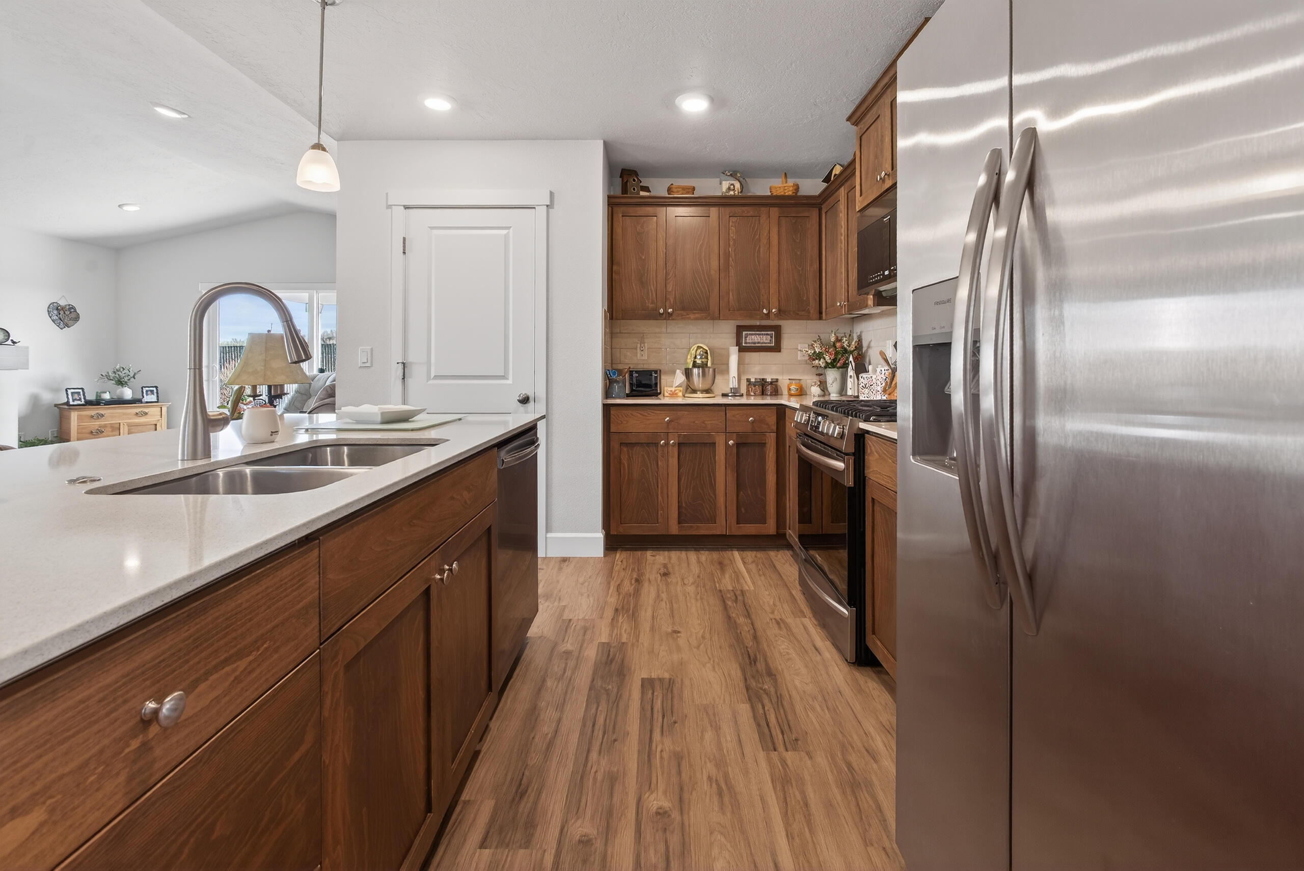 1225 Northwest Willow Parkway Road Madras, OR 97741 - Photo 10 of 31 Kitchen