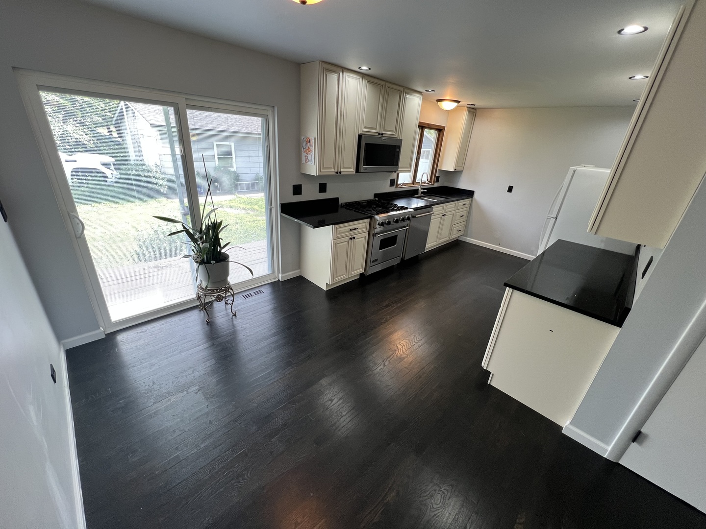 1 Shell Court Oswego, IL 60543 - Photo 6 of 22