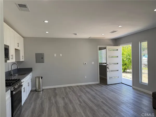 $2,200 | 7120 1/2 Quartz Avenue, Winnetka, CA 91306
