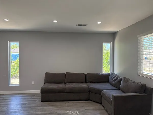 $2,200 | 7120 1/2 Quartz Avenue, Winnetka, CA 91306