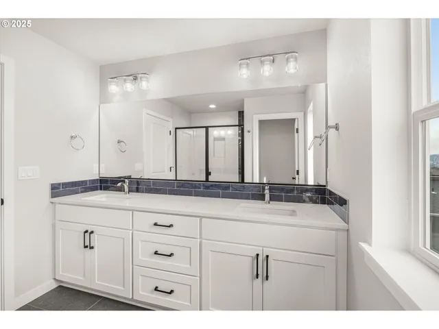 $547,800 | 2360 Northwest 3rd Street, Gresham, OR 97030