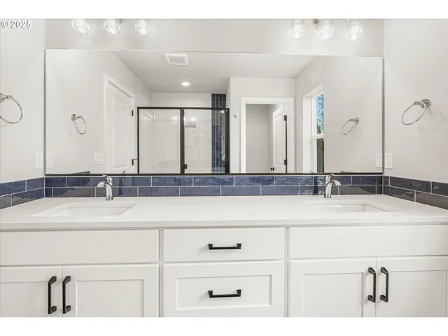 $547,800 | 2360 Northwest 3rd Street, Gresham, OR 97030