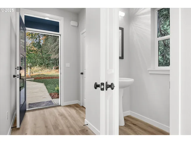 $547,800 | 2360 Northwest 3rd Street, Gresham, OR 97030