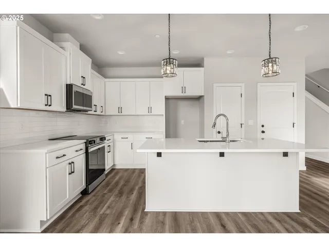 $547,800 | 2360 Northwest 3rd Street, Gresham, OR 97030