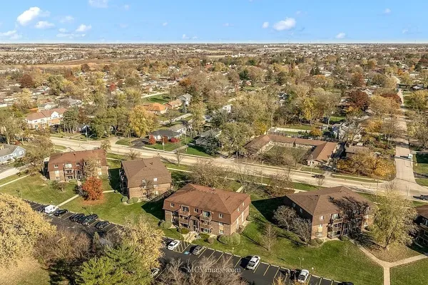 $159,000 | 19360 Wolf Road, Unit 8, Mokena, IL 60448