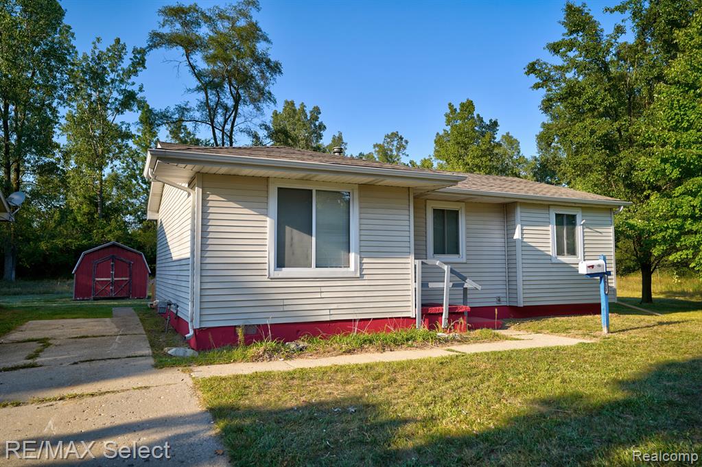 2811 Tiptree Path Flint, MI 48506 - Photo 2 of 29