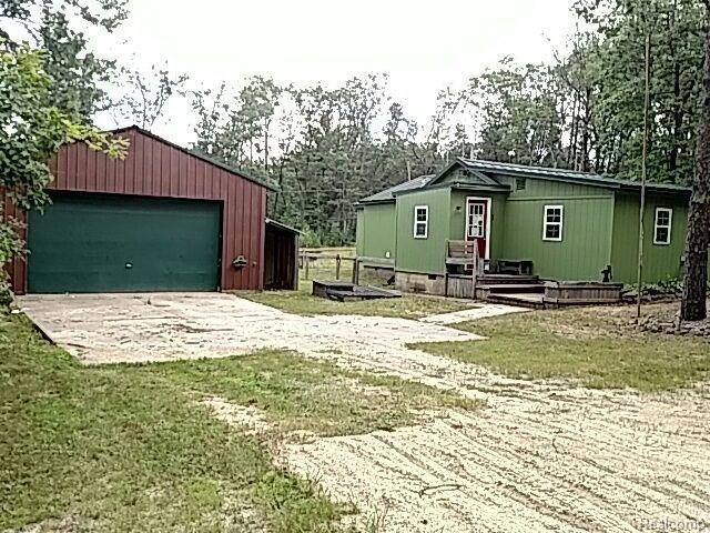 108 Forest Mead Road Harrison, MI 48625 - Photo 3 of 16