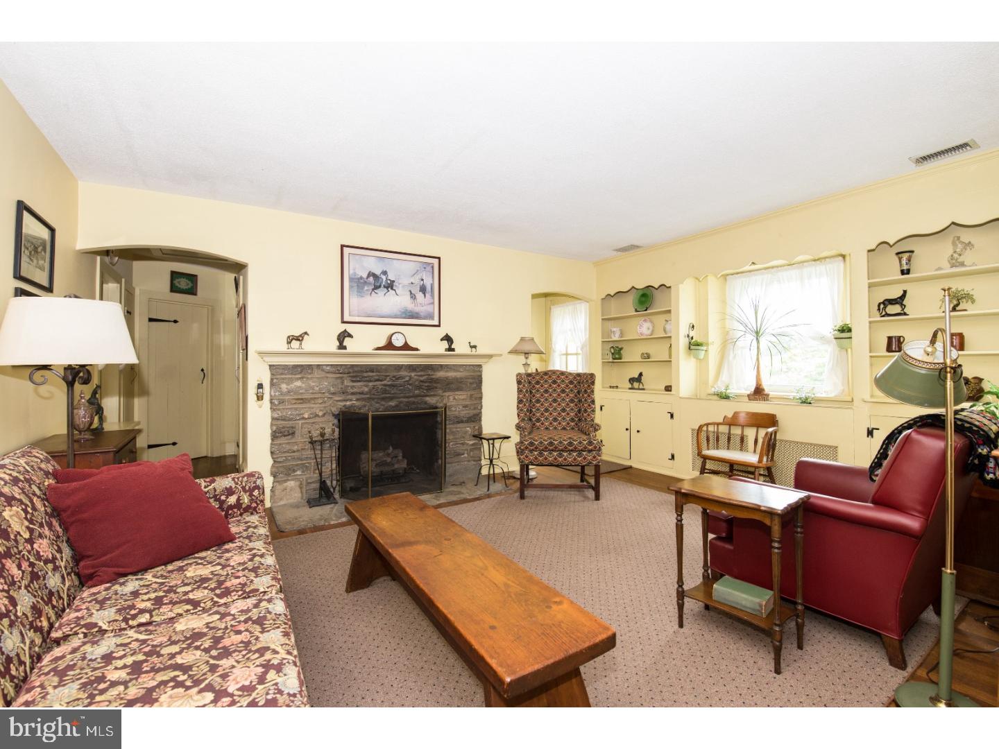 8925 Springview Road Philadelphia, PA 19115 - Photo 13 of 25