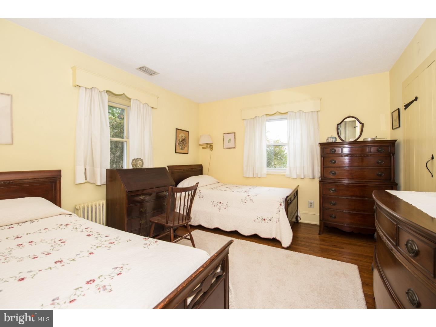 8925 Springview Road Philadelphia, PA 19115 - Photo 17 of 25