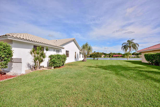 22450 Ensenada Way Boca Raton, FL 33433 - Photo 3 of 22 Oversized lot!