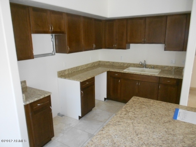 1920 East Bell Road, Unit 1115 Phoenix, AZ 85022 - Photo 11 of 33 023-284055 kitchen 2