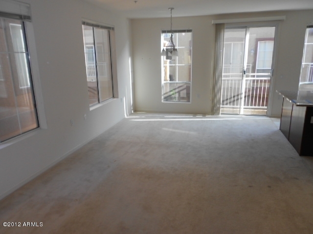 1920 East Bell Road, Unit 1115 Phoenix, AZ 85022 - Photo 13 of 33 023-284055 dining area
