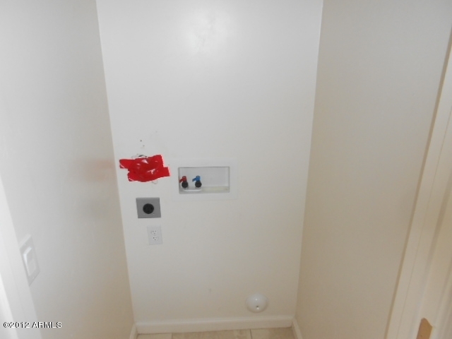 1920 East Bell Road, Unit 1115 Phoenix, AZ 85022 - Photo 24 of 33 023-284055 laundry