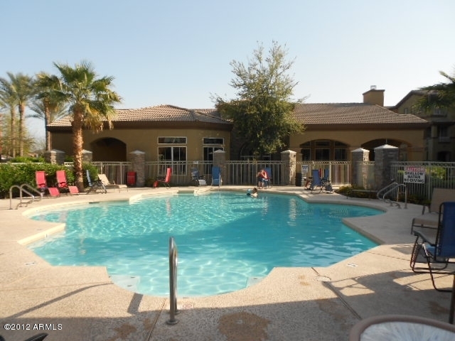 1920 East Bell Road, Unit 1115 Phoenix, AZ 85022 - Photo 31 of 33 023-284055 community pool 2