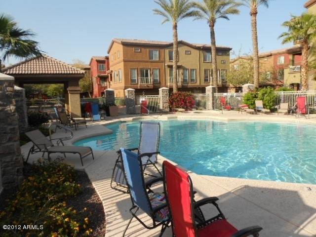 1920 East Bell Road, Unit 1115 Phoenix, AZ 85022 - Photo 32 of 33 023-284055 community pool