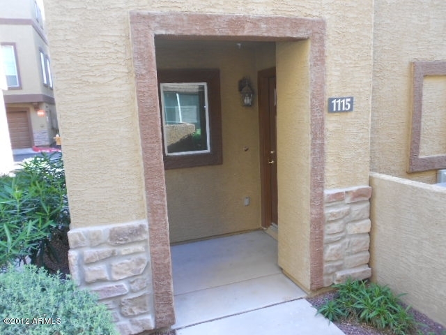 1920 East Bell Road, Unit 1115 Phoenix, AZ 85022 - Photo 8 of 33 023-284055 front entry
