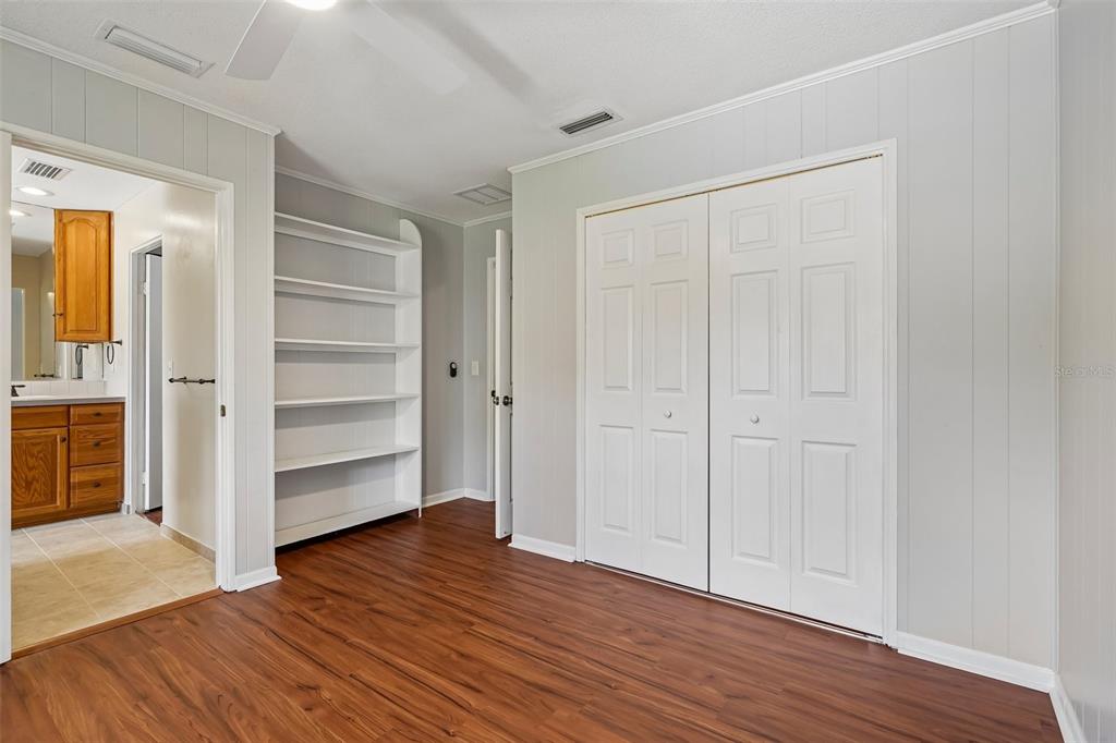 6827 Southwest 35th Way Gainesville, FL 32608 - Photo 37 of 51
