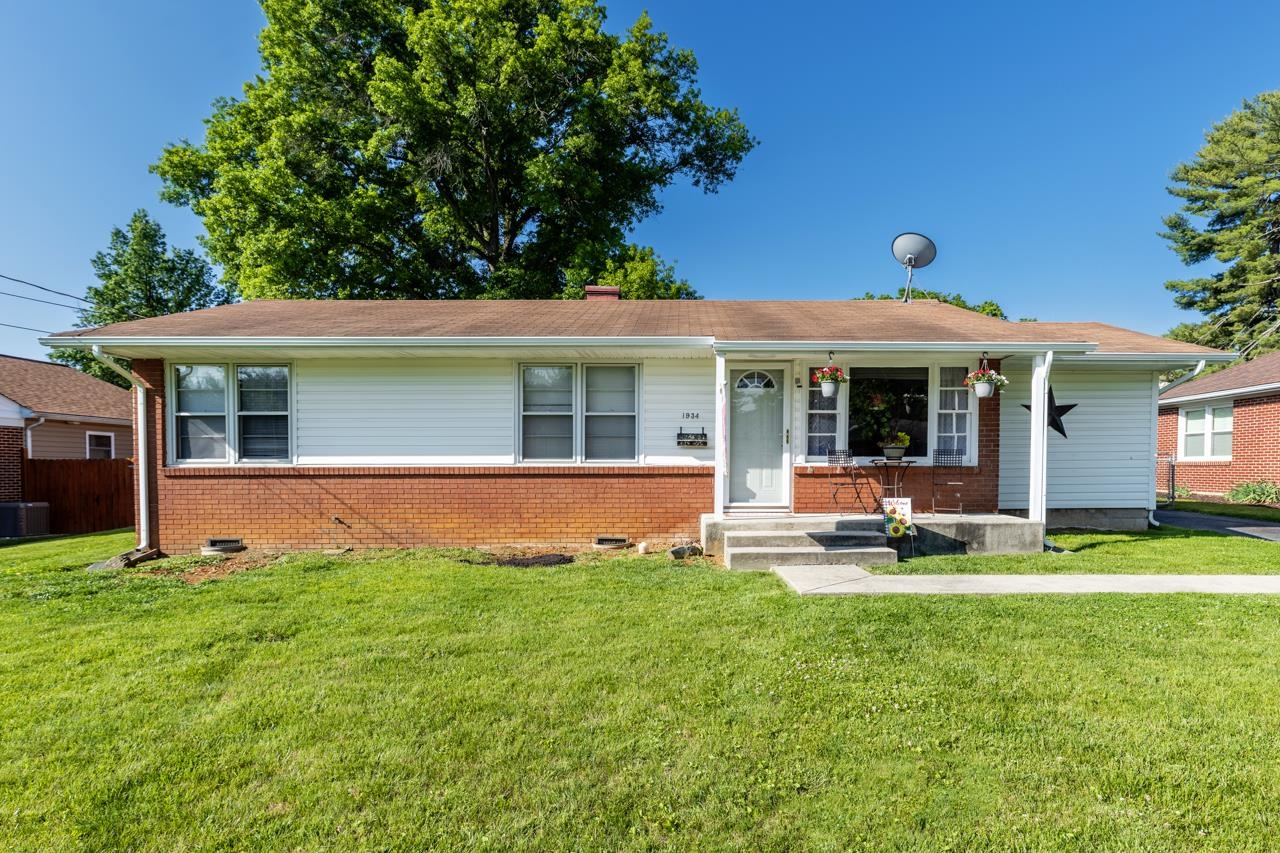 1934 Park Road Waynesboro, VA 22980 - Photo 1 of 38 Gallery Image 1
