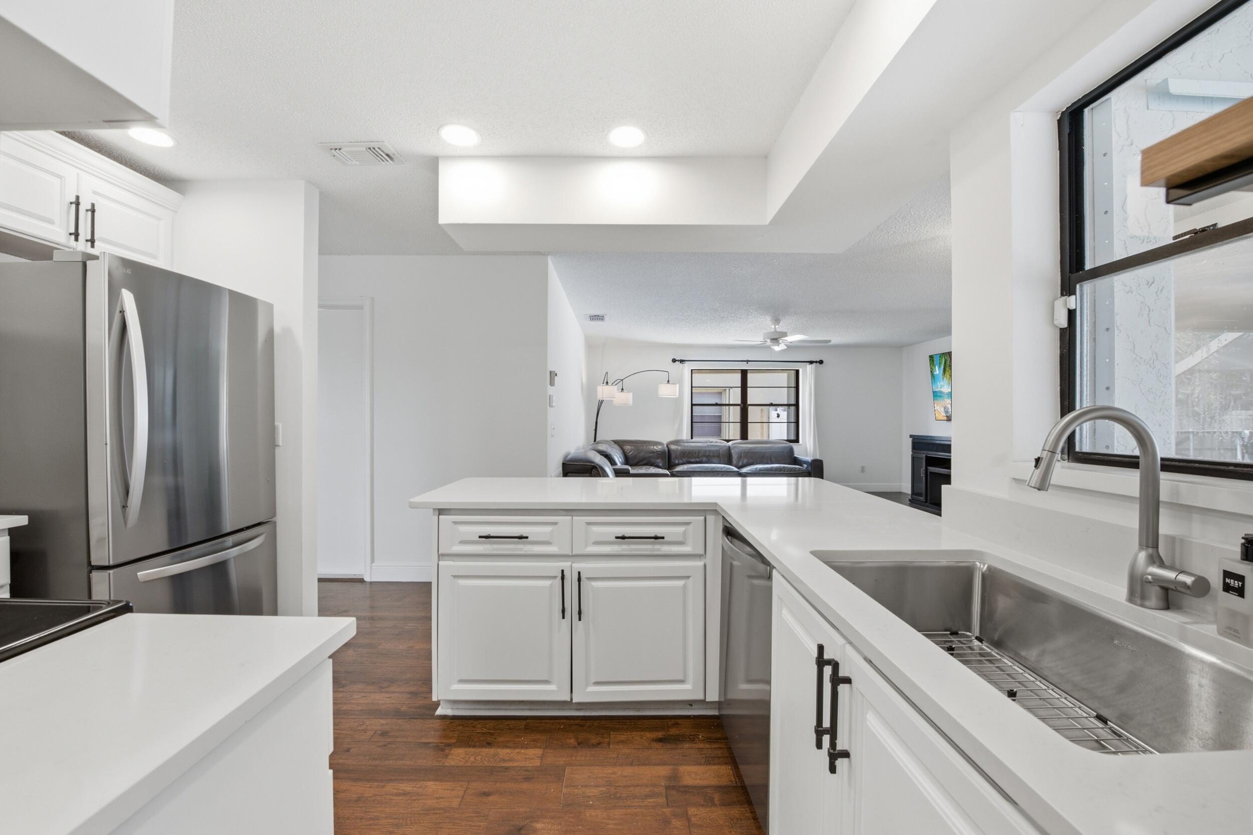 23083 Southwest 54th Avenue Boca Raton, FL 33433 - Photo 15 of 41 Kitchen