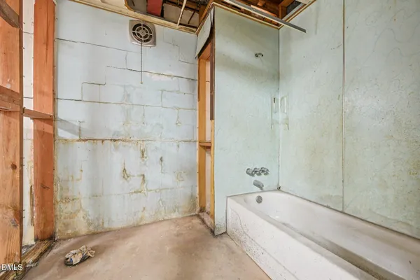 $425,000 | 731 Lakeview Drive, Henderson, NC 27536