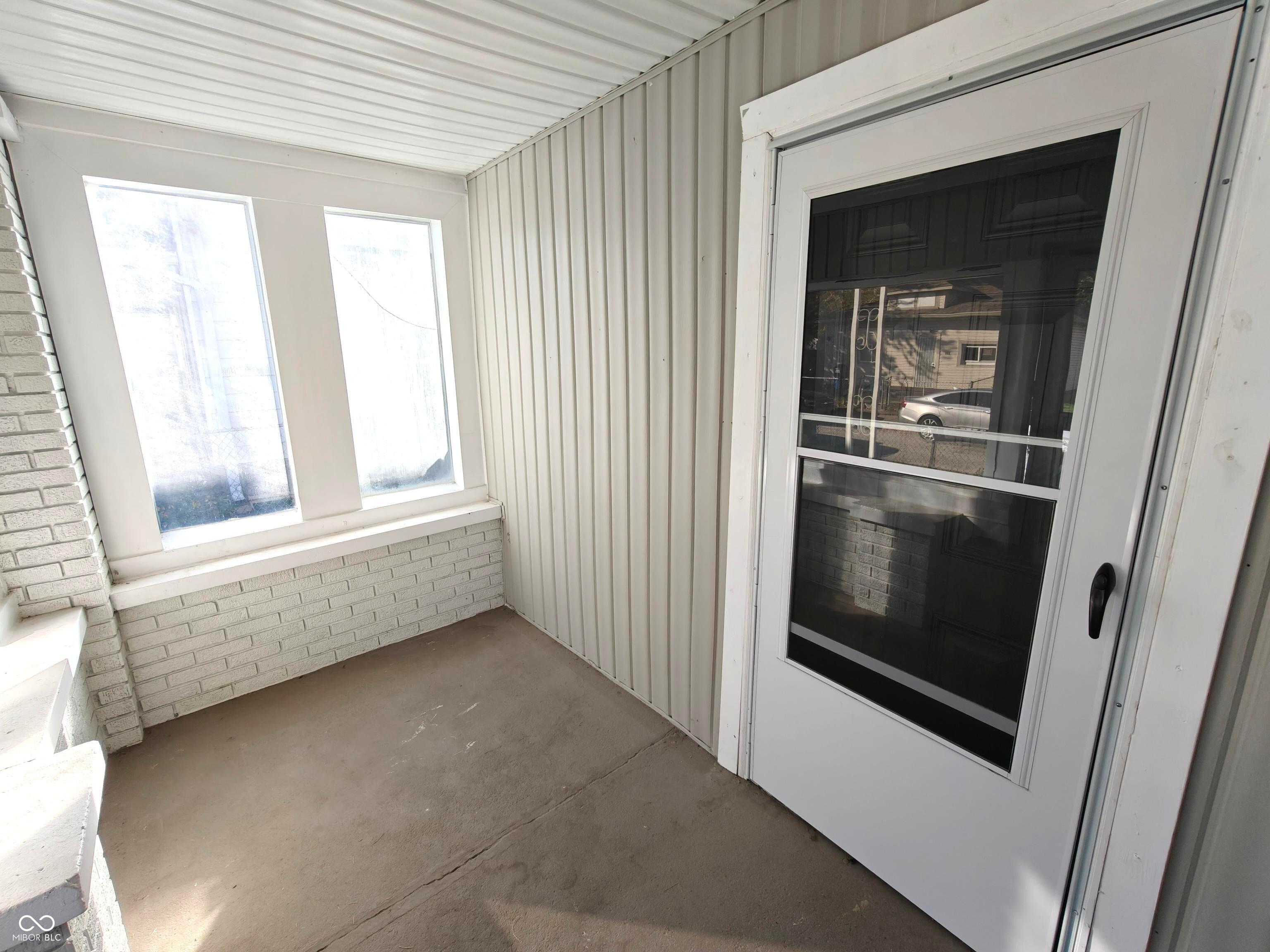 332 South Walcott Street Indianapolis, IN 46201 - Photo 3 of 19
