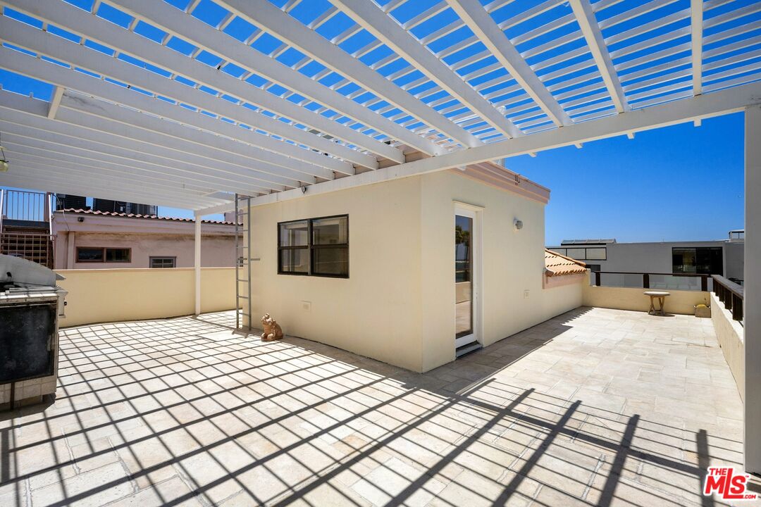 6206 Pacific Avenue, Unit 2 Playa del Rey, CA 90293 - Photo 24 of 33