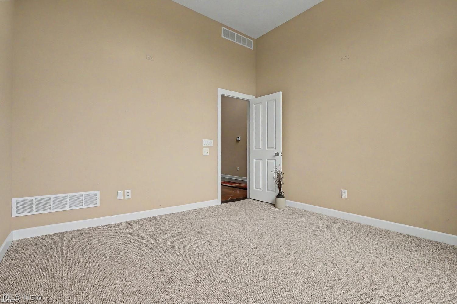 604 Rundle Street LaGrange, OH 44050 - Photo 14 of 39 Gallery Image 14
