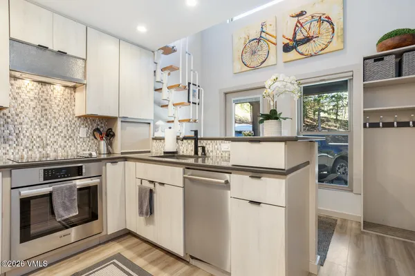 $594,000 | 1552 Matterhorn Circle, Unit 9, Vail, CO 81657