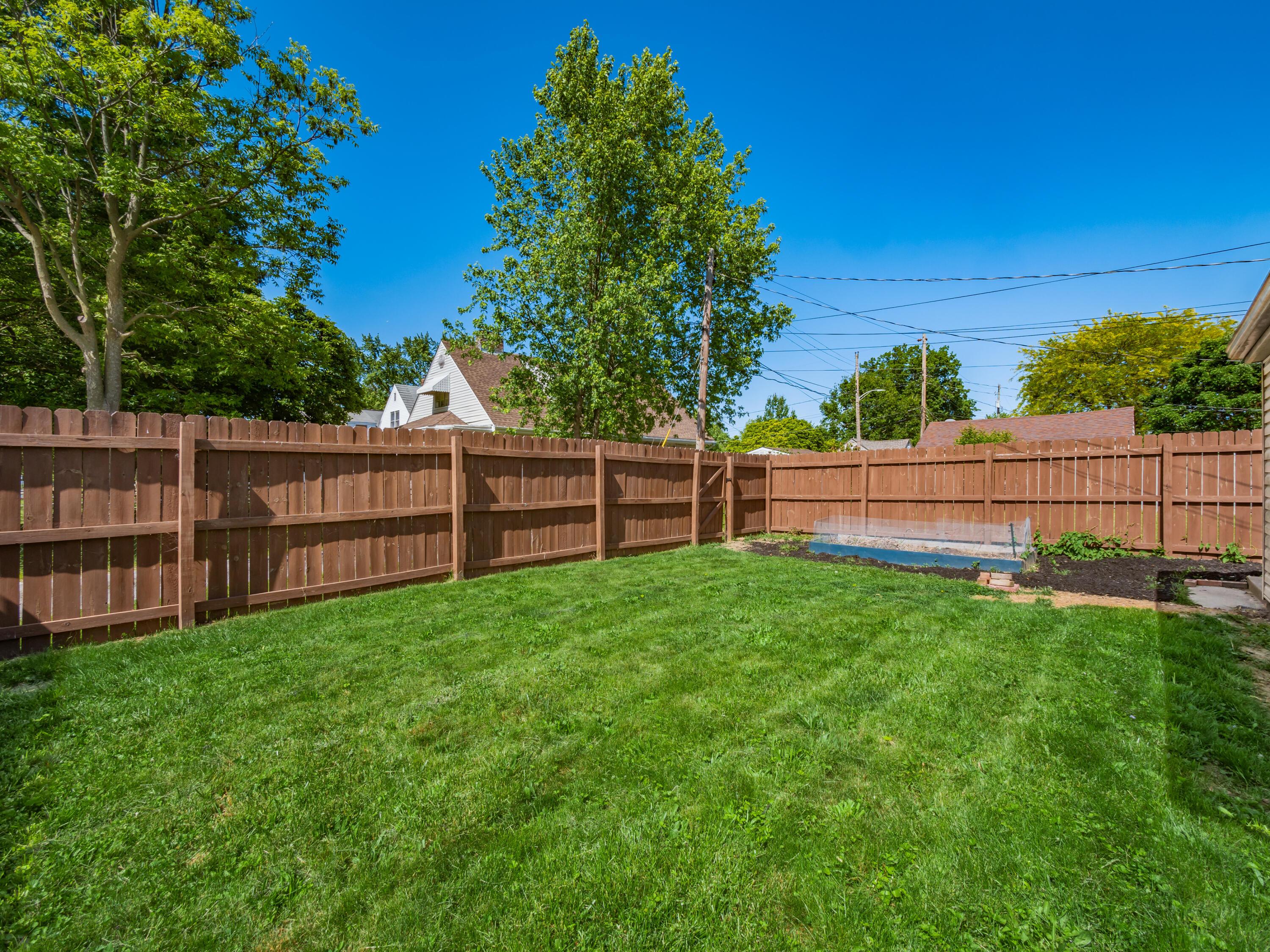 3032 Wicklow Road Columbus, OH 43204 - Photo 28 of 34 LOTS OF ROOM TO ROAM!