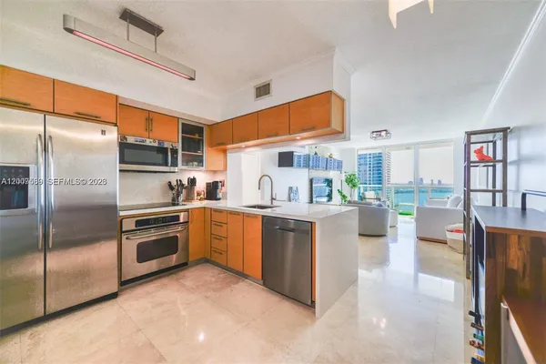 $4,400 | 31 Southeast 5th Street, Unit 3002, Miami, FL 33131