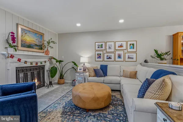 $740,000 | 12541 North Lake Court, Fairfax, VA 22033