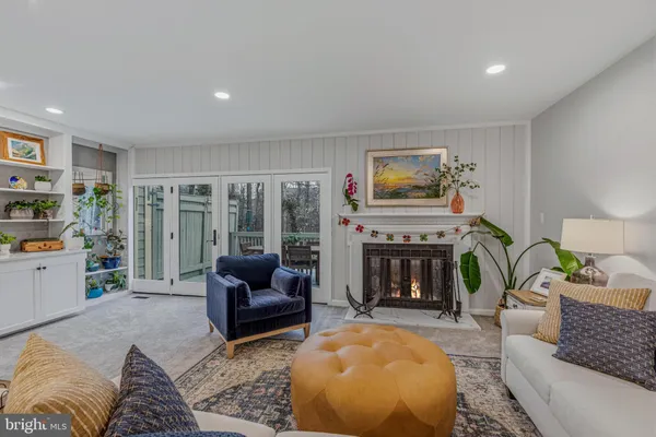 $740,000 | 12541 North Lake Court, Fairfax, VA 22033