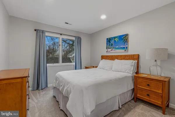 $740,000 | 12541 North Lake Court, Fairfax, VA 22033