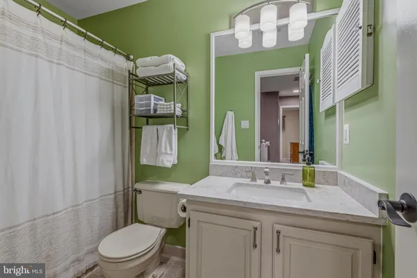 $740,000 | 12541 North Lake Court, Fairfax, VA 22033