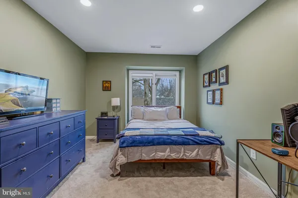$740,000 | 12541 North Lake Court, Fairfax, VA 22033