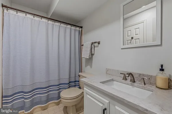$740,000 | 12541 North Lake Court, Fairfax, VA 22033