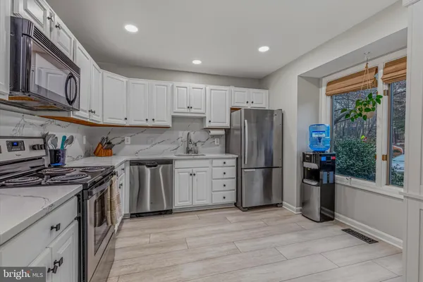 $740,000 | 12541 North Lake Court, Fairfax, VA 22033